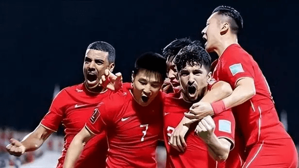 包含亚洲荣耀：泰国队大战俄罗斯，中场对决的词条