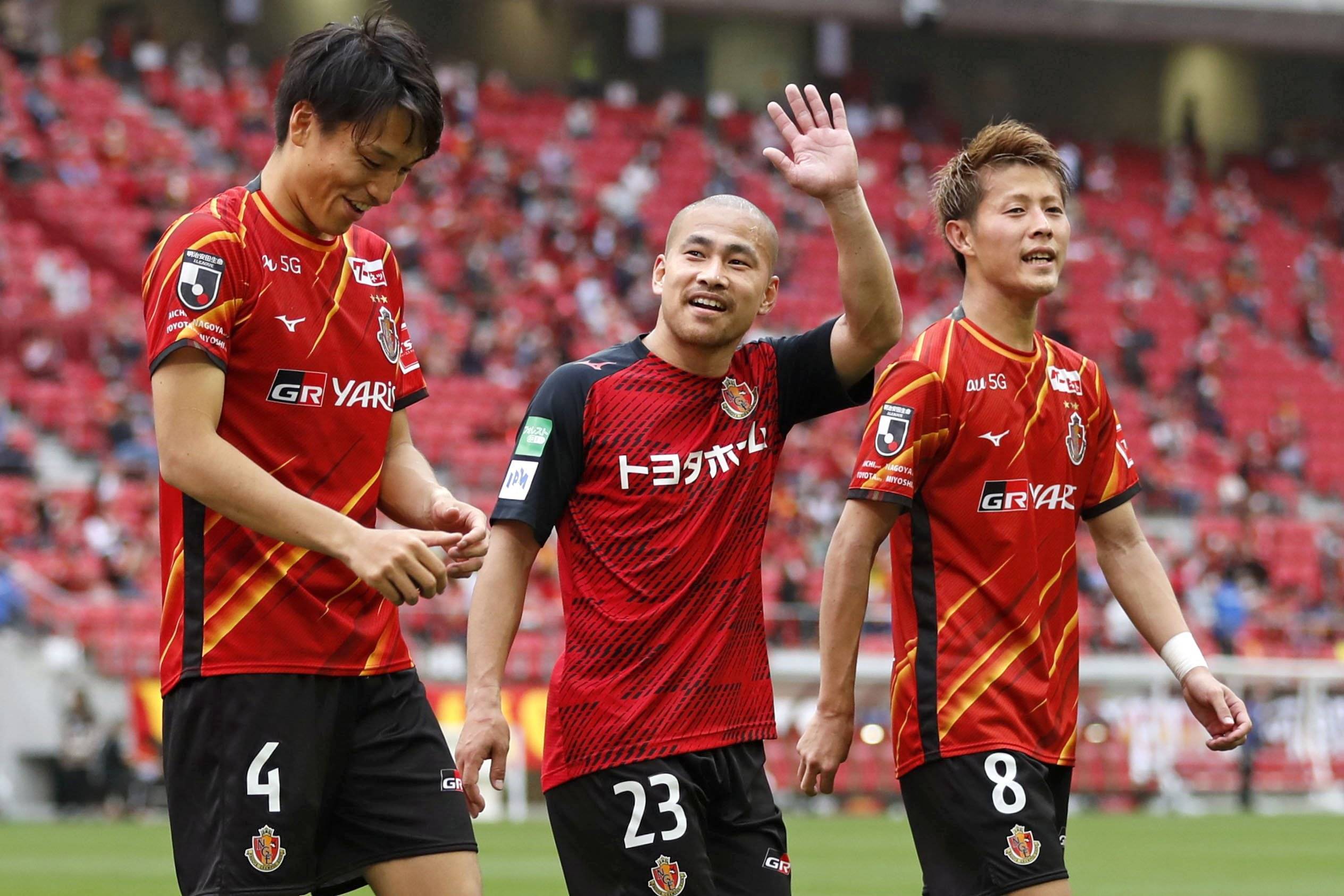 包含鹿岛鹿角大胜对手，晋级希望渐增的词条